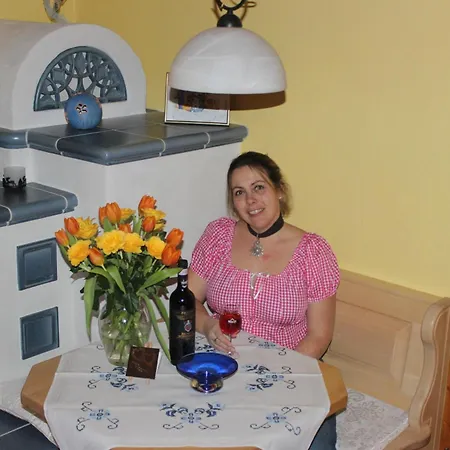 Edelweiss Apartment *